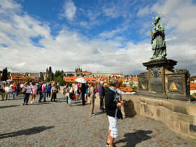 2 charles bridge prague