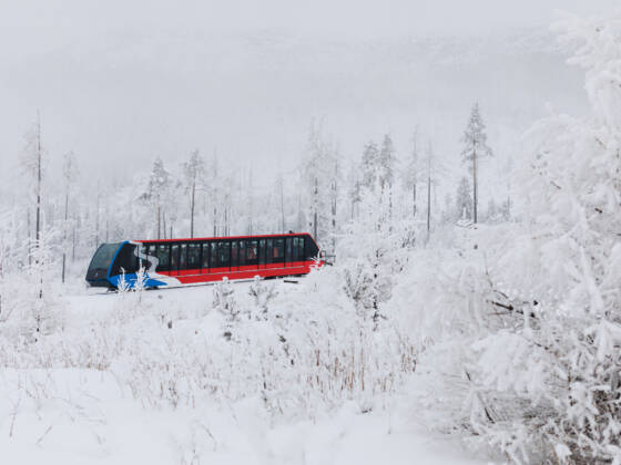8 1 winter hiking family hrebienok cunicular cable car