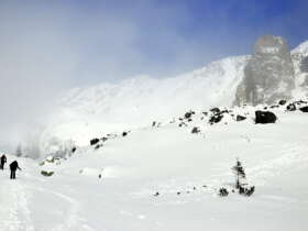 Winter hiking high tatras family 1
