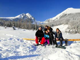 Winter hiking high tatras family 3